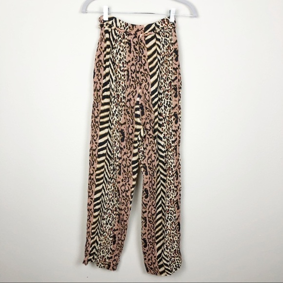 Nanushka Luma Pleated Printed Pants in Grannimal Leopard Casual Cropped - Picture 4 of 6